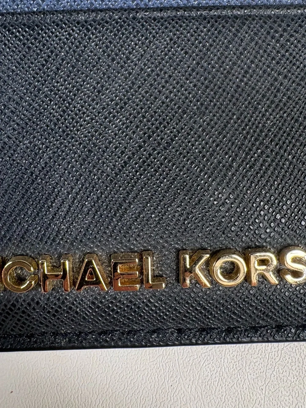 MICHAEL KORS Leather Black/BlueCard Holder With Gold Chain